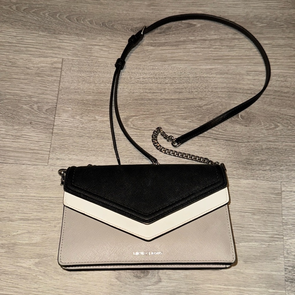 Michael kors crossbody bag